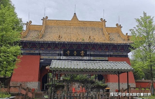 天台山旅游景区，享有“九寨归来不看水，天台归来不玩水”的美誉。