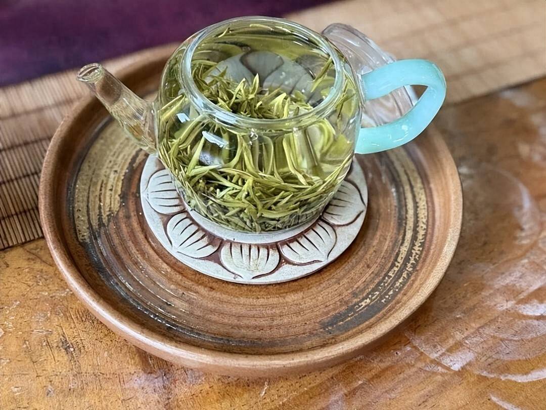 喝茶护肾避坑指南,生普砖茶调味茶别乱喝,霉变茶叶切勿继续饮用