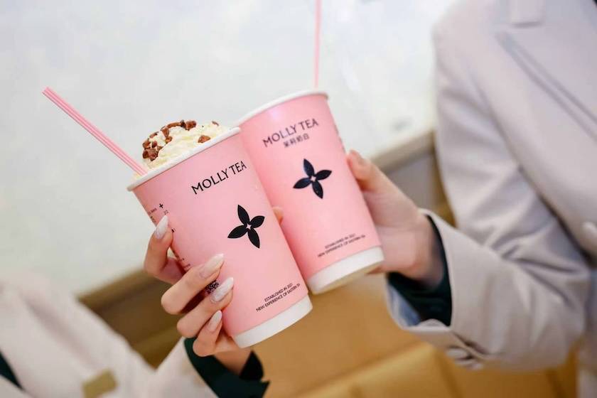 茉莉奶白成为第一个被奢侈品牌告的奶茶