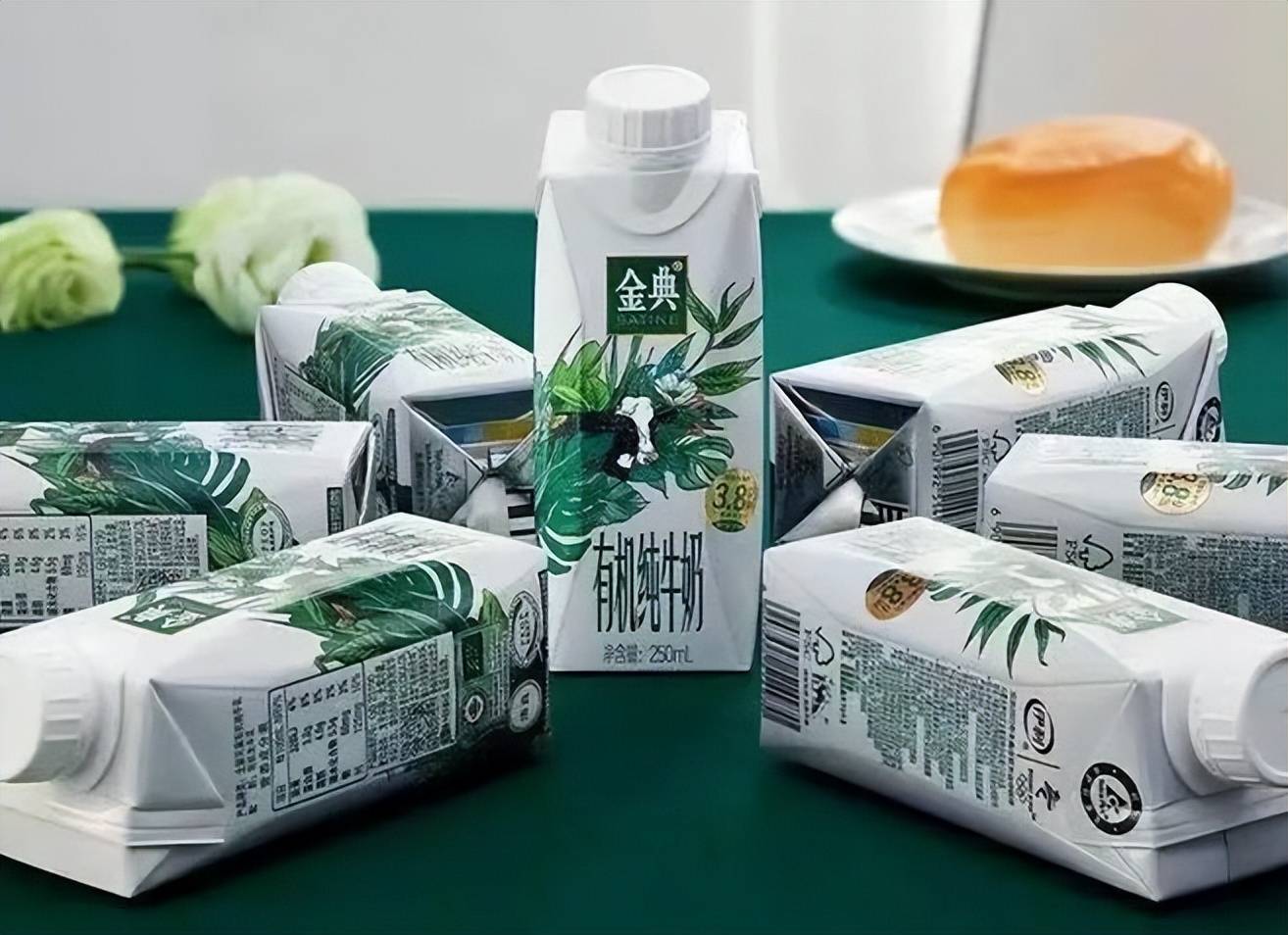 同是纯牛奶只加生牛乳,特仑苏为啥比金典卖得好?