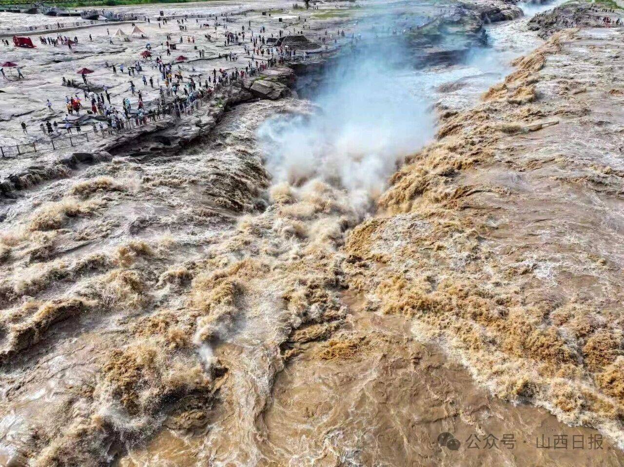 壶口瀑布汛期来袭！黄河奔涌，气吞山河