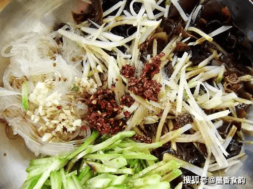 夏夜嘴馋又怕胖?清代"拌三丝"救你!脆嫩爽口不长肉,比沙拉管用100倍