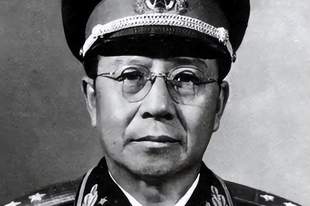 1961年,陈毅和周恩来在饭店吃狗肉,被人狠狠地踩了一脚