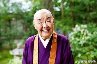 99岁日本女尼姑，喝酒吃肉风流一生，成为日本偶像后表示愧对中国