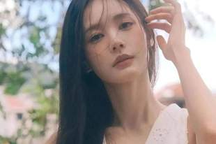 超好抄!李一桐的夏日露肤留白穿搭,基础款也能穿出清新呼吸感!