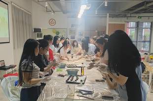 下班后的“烟火气”：沌口青年夜校手作甜品，为职场生活加点“甜”