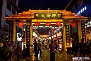 武威明清街夜市点燃暑期夜经济
