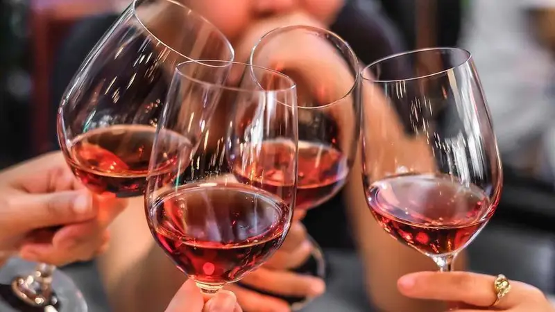葡萄酒的高级感,为什么常常藏在“酸”里?