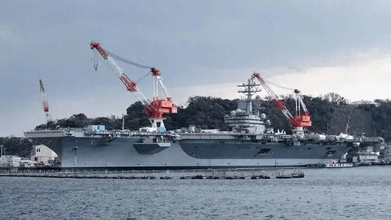 驻日美军航母竟然成“毒窝”！美国水兵坠楼引出惊天大案，58人被一锅端