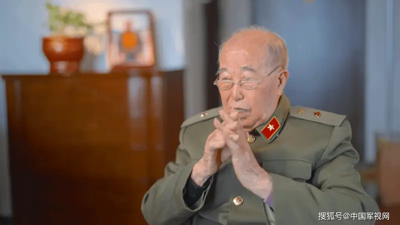 被授少将军衔的第一代导弹兵，这样霸气定义火箭军！
