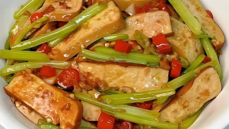 脆嫩爽口超下饭!教你做饭店级别的芹菜炒香干
