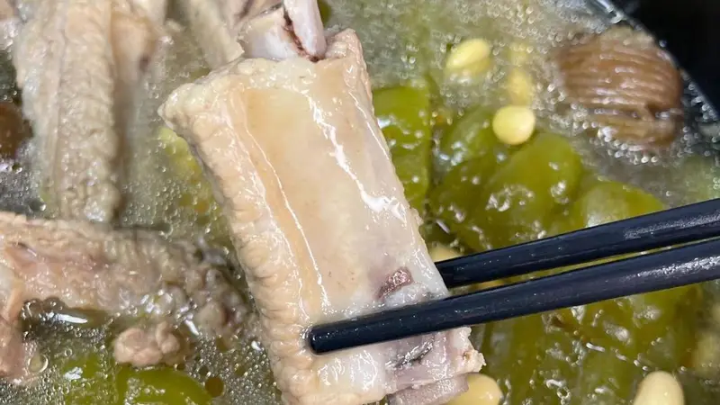 夏天常喝这碗汤错不了，清热解暑味道甘甜，快来试试吧