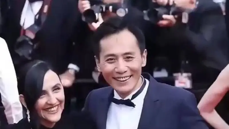 刘烨发文庆祝与妻子安娜结婚17周年，安娜：在法国尼斯，买到了空调，你最厉害！