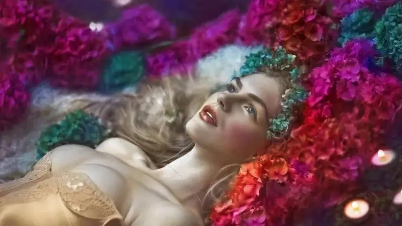 原创她按下的不是快门,是毒药!英国女摄拍出“人间幻境”,每张都像吸了罂粟,放大后细思极恐……