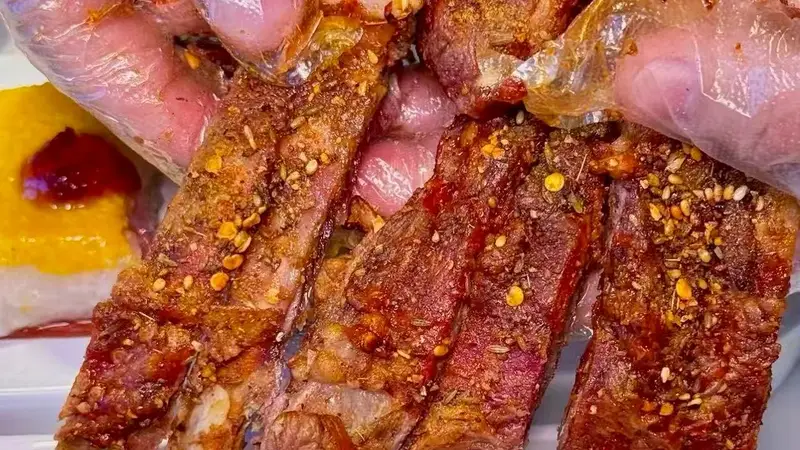 张北烤羊排烤羊腿怎么选,实地体验福洋洋吉祥草原手把肉家乡菜
