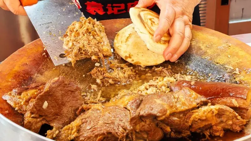 为什么有的肉夹馍，从第一口到最后一口都很均匀？
