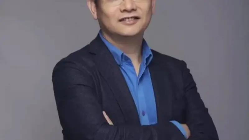 但斌回应段永平1亿赌局：国内不适合公开对赌，仍看好白酒称其"液体金山"