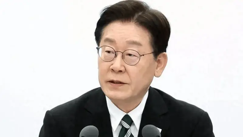 王毅赴韩开会,一谈就是两天,李在明开始冒险,要抢回战时指挥权