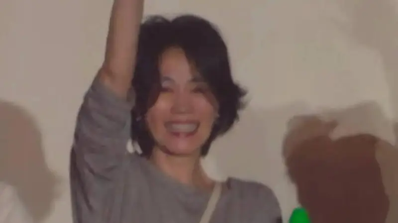 那英演唱会神仙同框！王菲松弛随性肖战绅士帅气，顶配审美太养眼