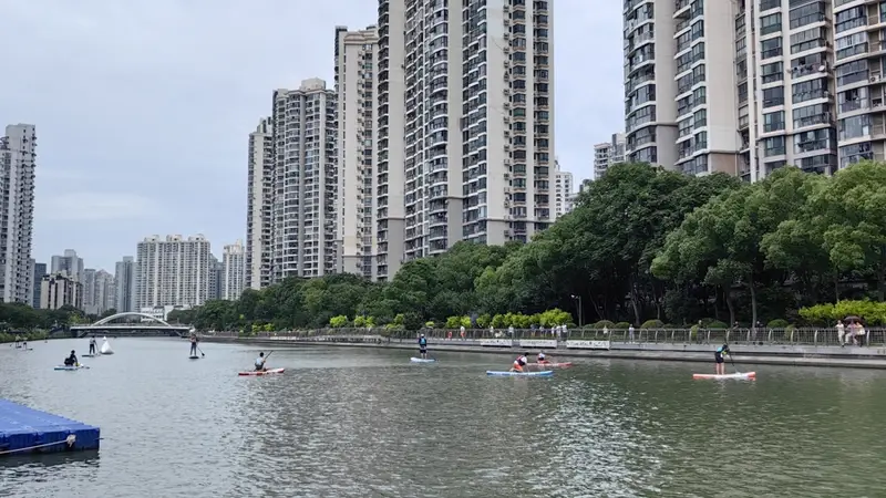 从远观到近玩，苏州河龙舟赛首次开放桨板体验，苏州河蝶变看得见