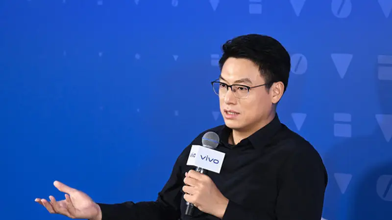 vivo黄韬：折叠屏竞争已从硬件转向体验，同代只做一个版本