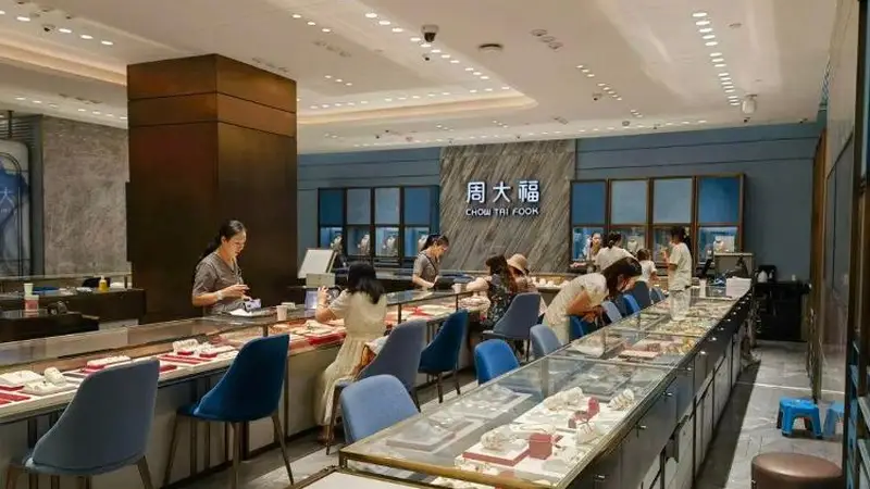 金价大跌！有商家囤货资产缩水百万，“跌掉一辆迈巴赫”