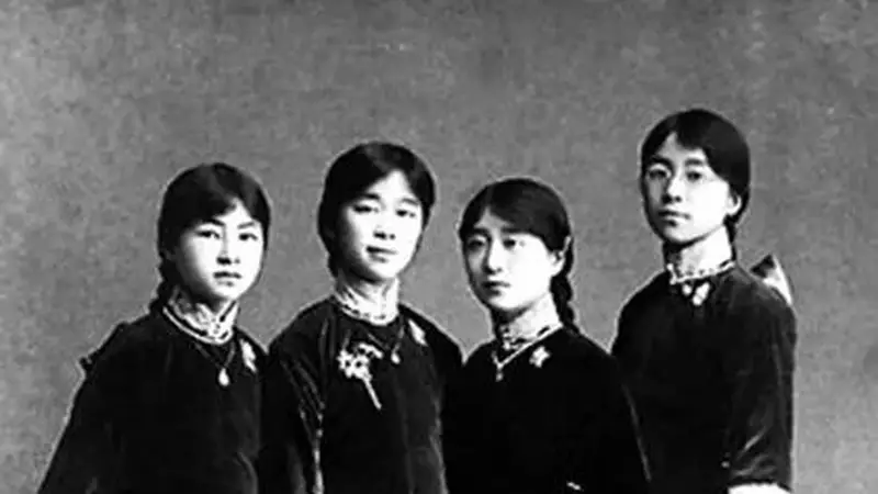 民国内容丰富小学课本