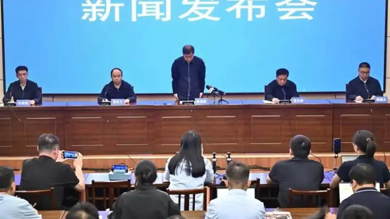 山西长治市长陈向阳辞职，龚孟建代理市长，此前当地煤矿爆炸致82人死亡