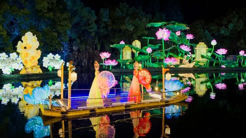 江苏昆山：桨声灯影戏不停！“月夜越周庄”沉浸式体验新项目启动