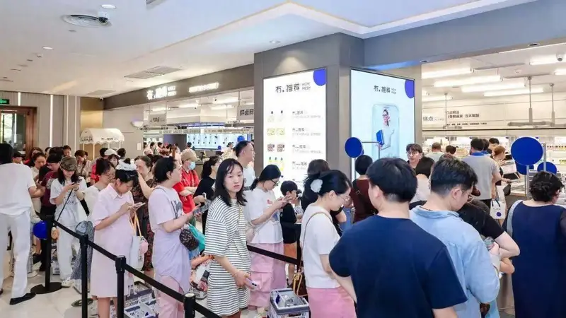 客流爆满!“鲜”入为主,这家新鲜零食店总部落在武汉