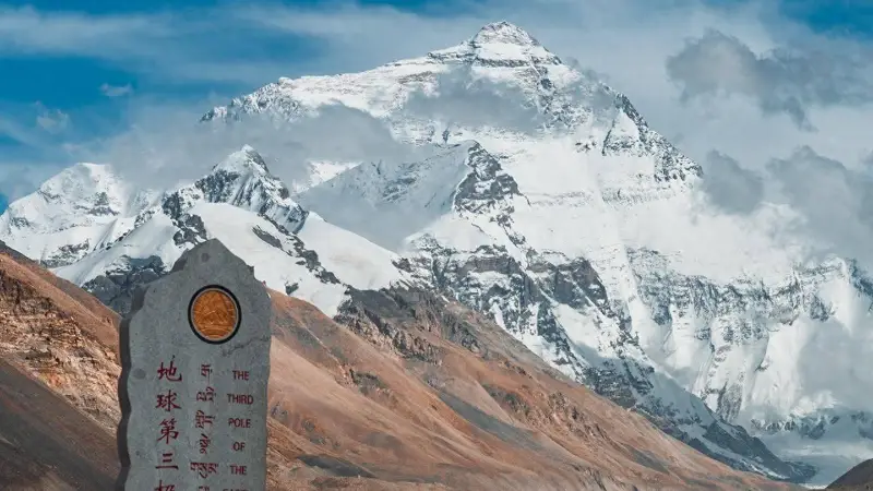 珠穆朗玛峰明明只有一半在中国,为什么全世界都认为它是中国的?
