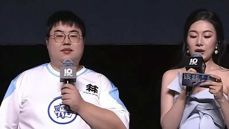 TTG零封WB,小胖高情商叫住队友别虐泉,安凉承认被胖皇压制了