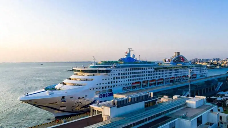 邮轮+啤酒!青岛海事护航国际邮轮变身“海上不夜城”