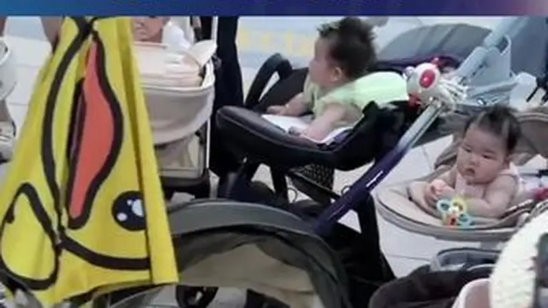 可爱！婴儿们趴在一起练习抬头，一辆辆婴儿车围成了一个圈，网友：这是“婴语角”