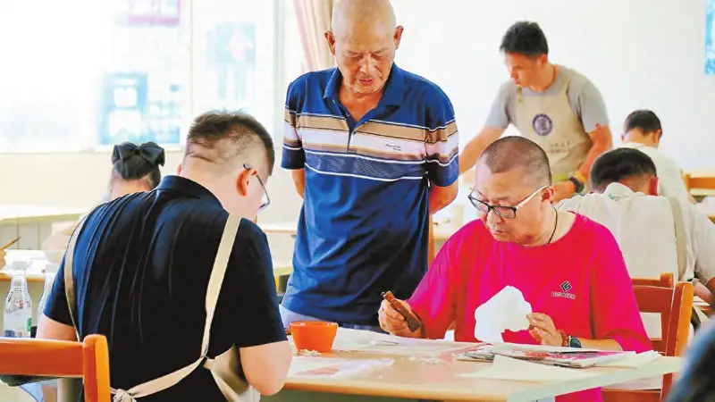 “面糊匠”救活百年书