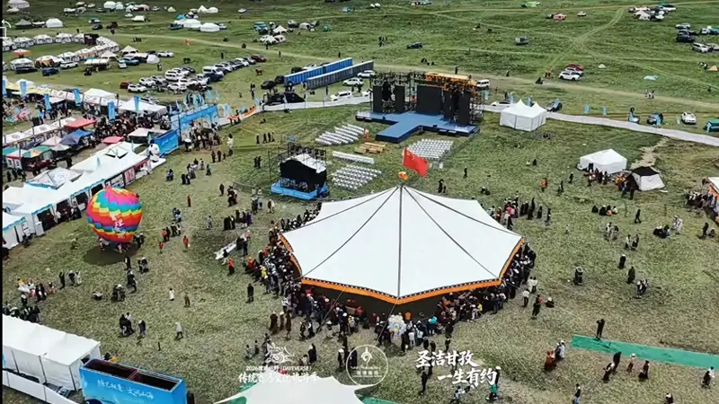 小城解锁避暑旅居新体验:火把节、赛马会等民俗游带火暑期档