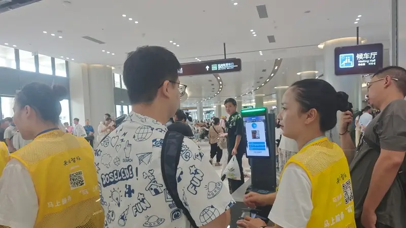 贵州安顺：瀑乡揽胜不止于山水