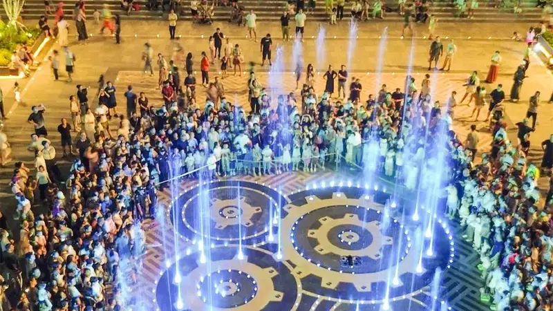 烟火市集点亮多彩夜生活