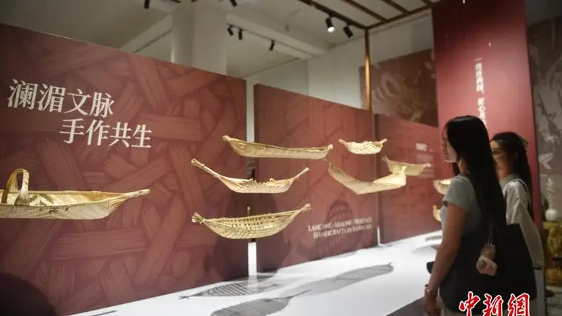 昆明美术双年展启幕 253件作品诠释中老铁路