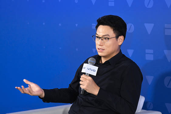 vivo黄韬：折叠屏竞争已从硬件转向体验，同代只做一个版本