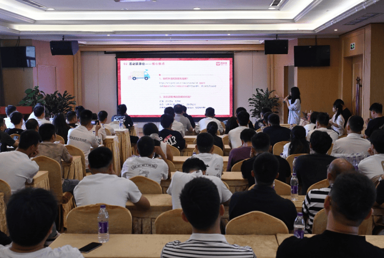 重庆荣昌“蜂糖李”抢鲜上市,“2026多多好特产”助力川渝水果供应链升级