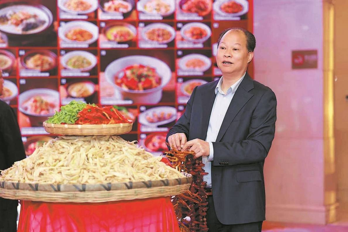 中国日报看湖南｜湘菜大师张小春：守一坛晒菜，留住人间“太阳味”