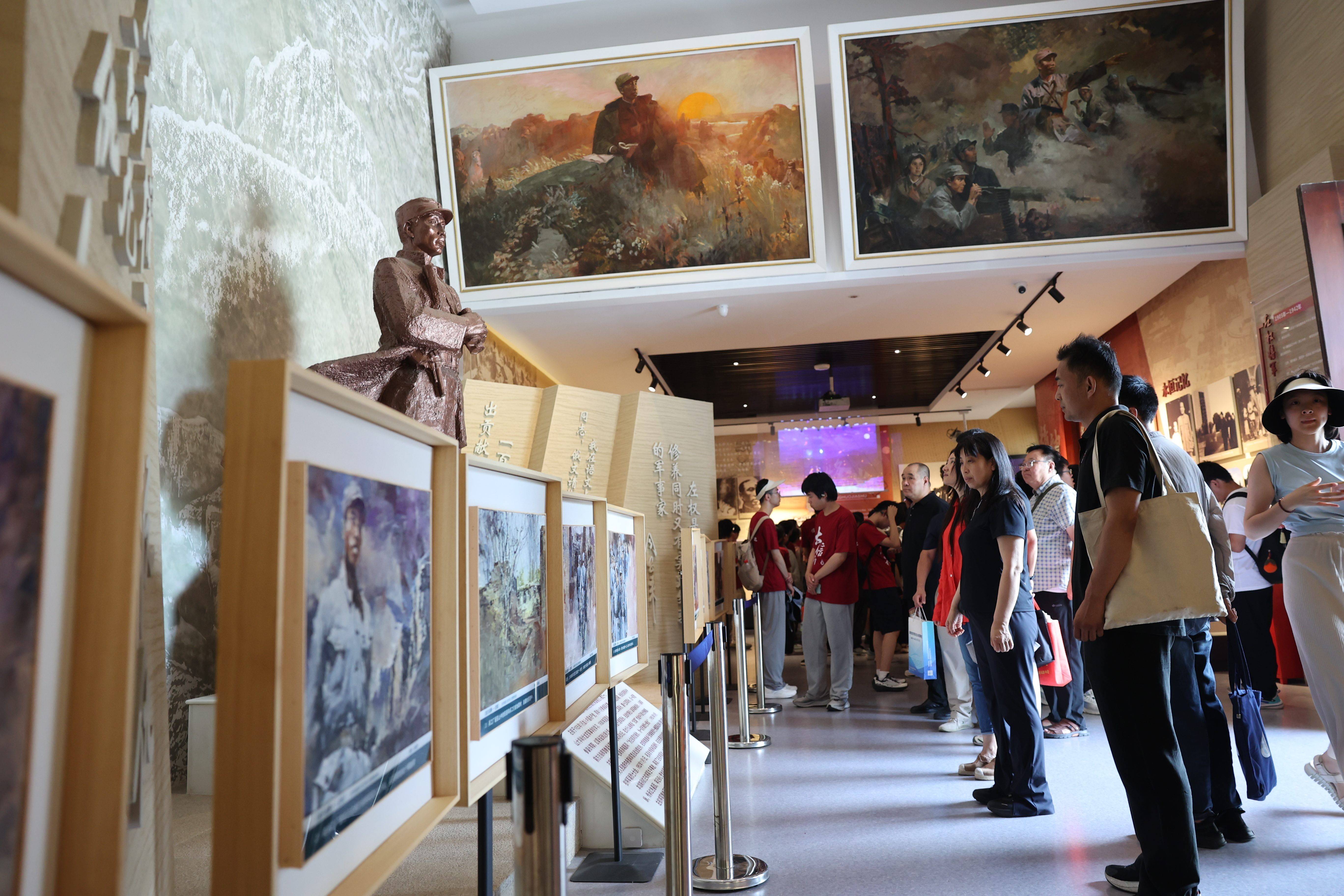 邯山区开展迎“七一”爱国教育暨书画创作活动