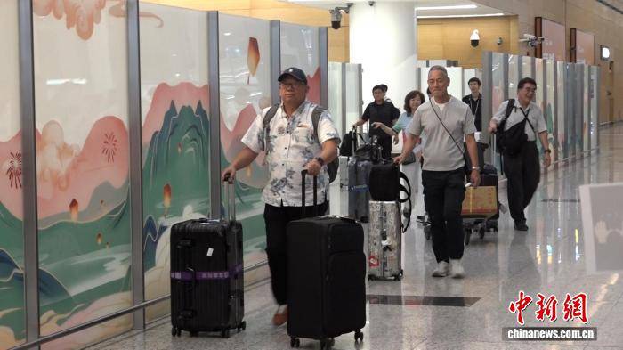 成都至台中往返直飞航线复航 赴川旅行团已预约至年底