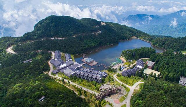“贷”动名山焕新颜,明月山上好戏连台