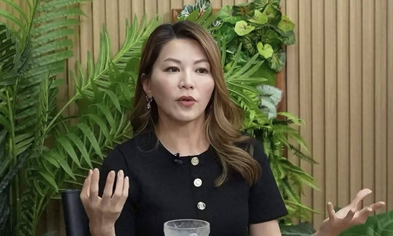 香港知名女星和老公离婚，陷情绪病想过自杀，至今单身不着急再婚