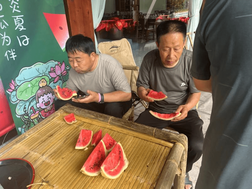 河南这个景区夏日“瓜”分快乐：1元畅吃西瓜 临走还能“兜着走”