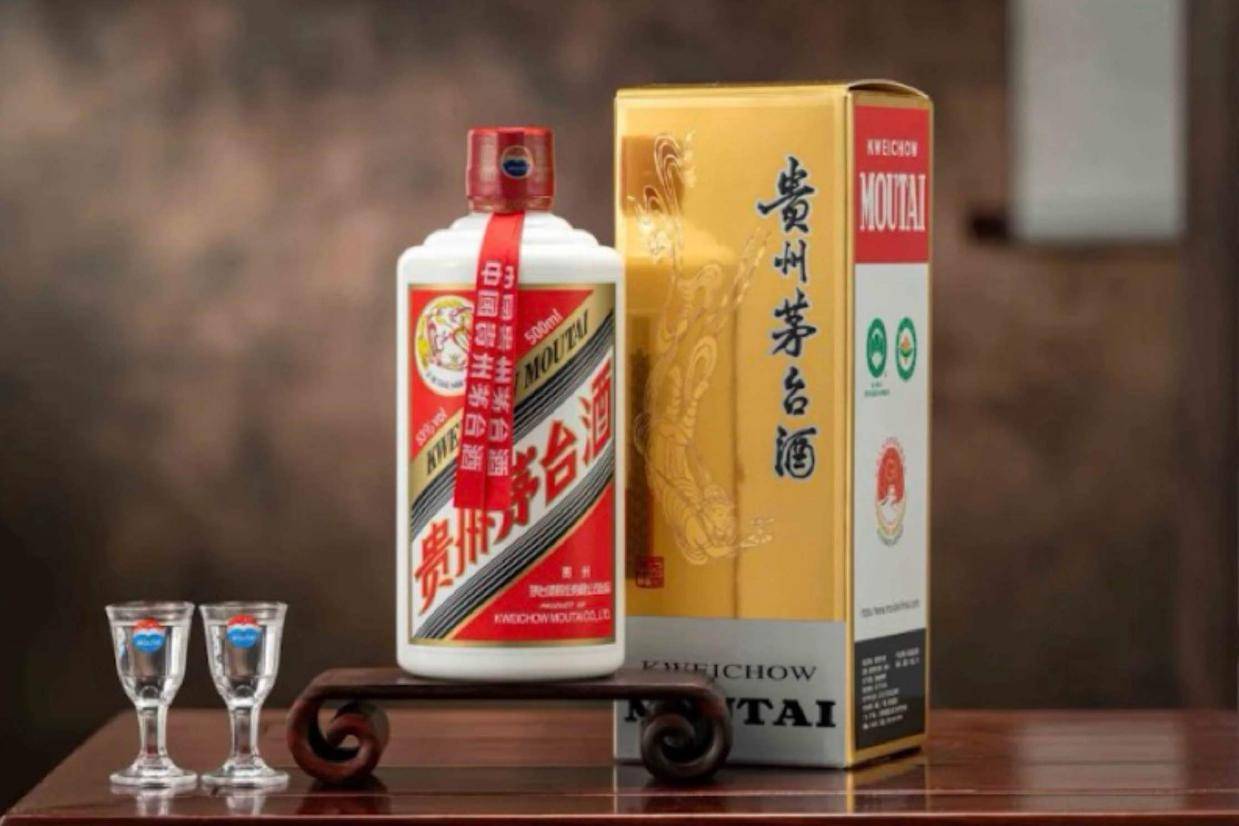 白酒板块震荡反弹,酒鬼酒涨停!茅台、五粮液涨幅靠