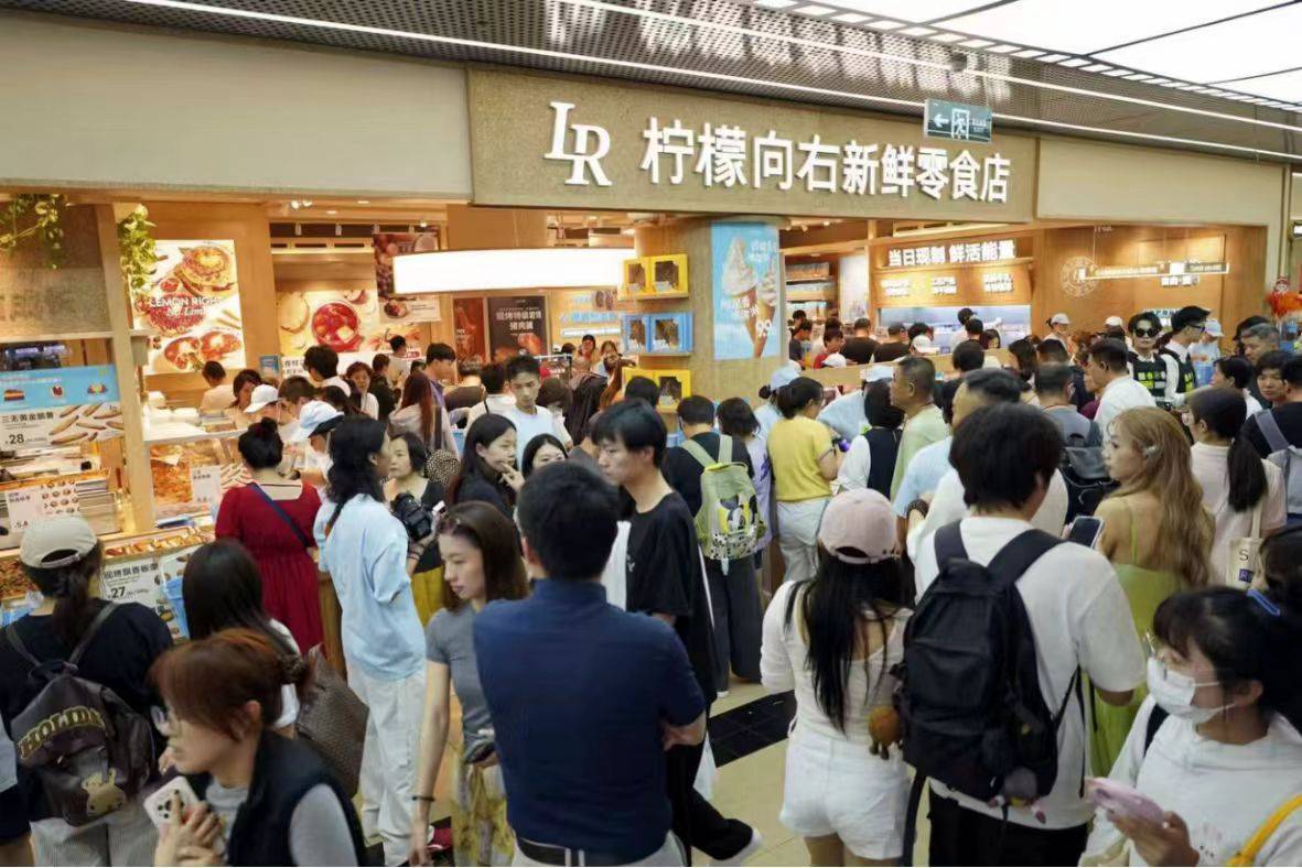 门店超过1990家,新鲜零食风暴来了