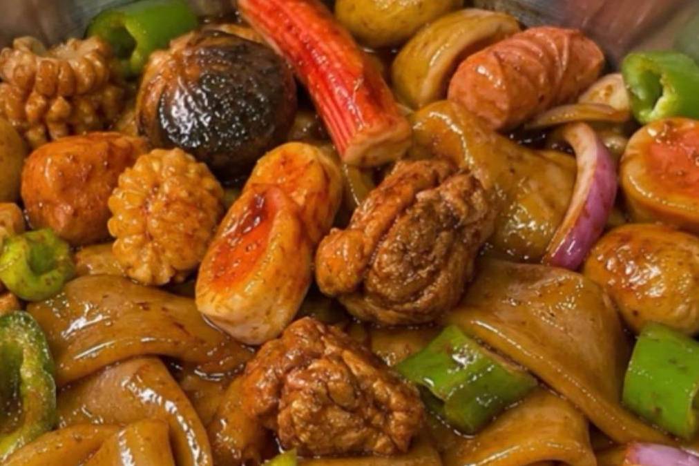 一锅端的神仙吃法：火锅底料大杂烩，香到邻居来敲门